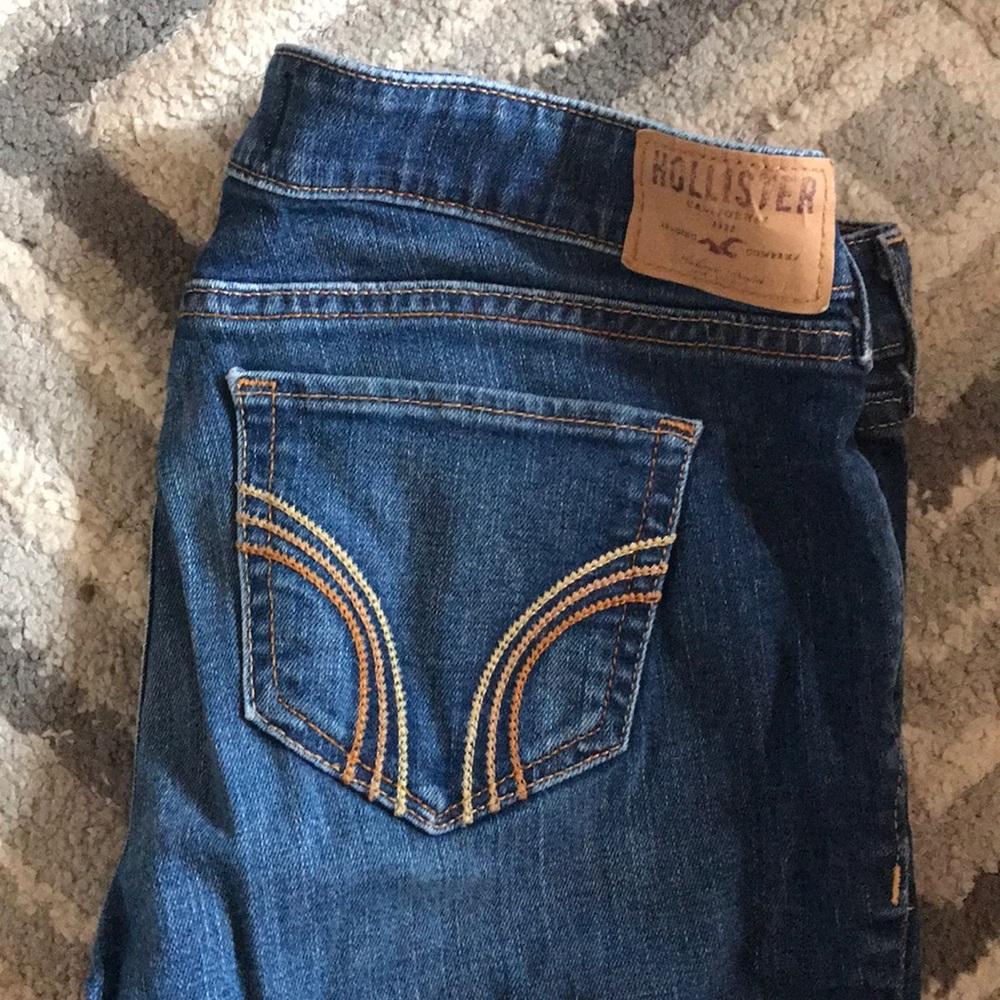 Hollister Size 5 Bootcut Jeans!!
